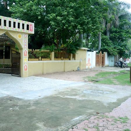 Priyanka Resort Khajuraho Ngoại thất bức ảnh